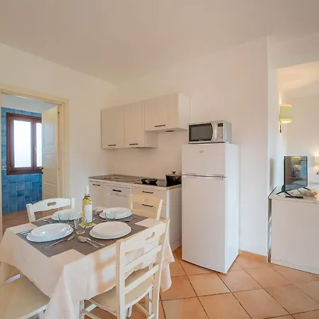 Relaxing Baia Dei Mirti B3 1 Bedroom Sleeps 3 -bilo-3 Apartment Vignola Mare