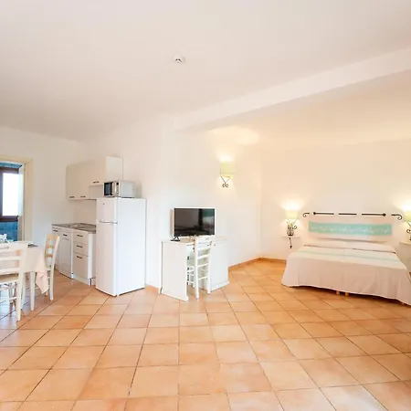Apartment Relaxing Baia Dei Mirti B3 1 Bedroom Sleeps 3 -bilo-3