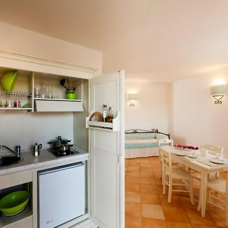 Relaxing Baia Dei Mirti B3 1 Bedroom Sleeps 3 -bilo-3 Apartment Vignola Mare